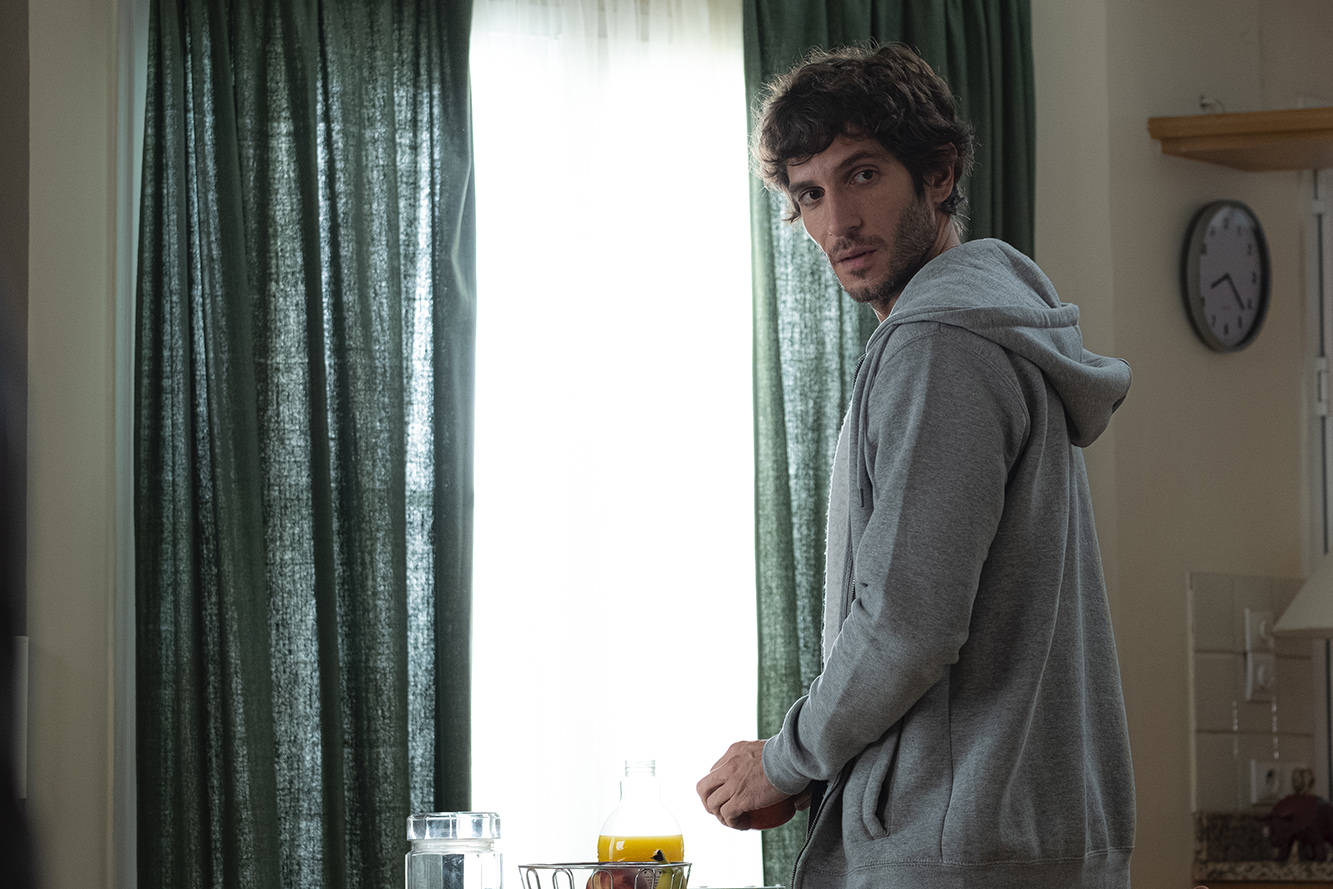 越界分身 Madeleine Collins