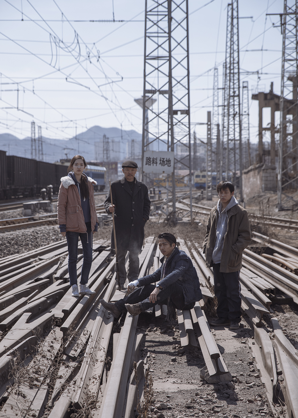 大象席地而坐 An Elephant Sitting Still