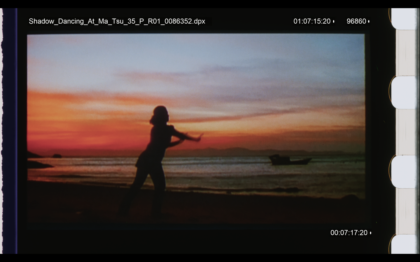 流離島影#3（馬祖舞影Shadow Dancing at Ma Tsu+誰來釣魚®?Who Is Fishing®?+輻射將至Before the Radiation+浮球 The Floating Ball）