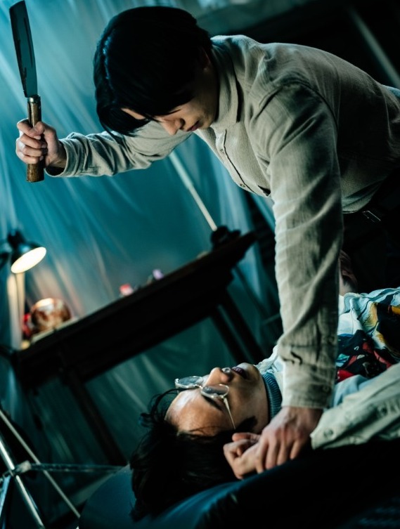 一張未完成的椅子 Incomplete Chairs